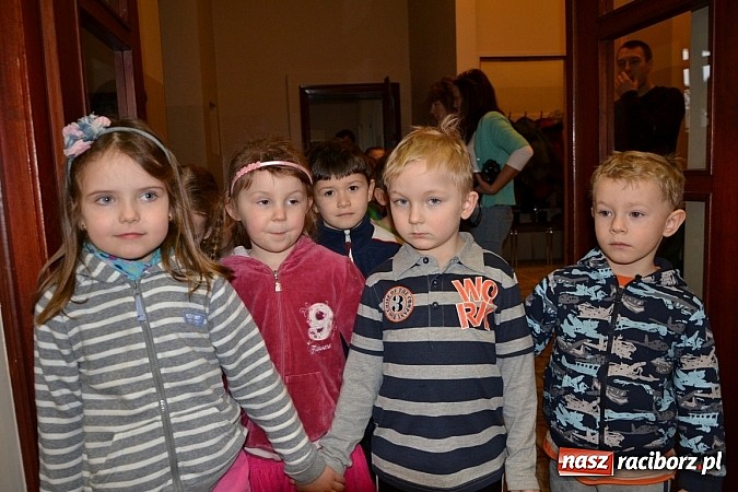 Zdjęcie w galerii na portalu naszraciborz.pl: Co tam, sąsiadko, we wsi słychać wiadomości z regionu