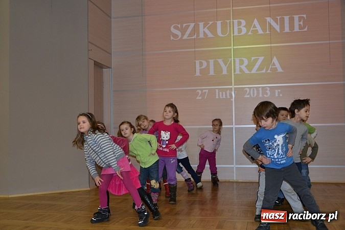 Zdjęcie w galerii na portalu naszraciborz.pl: Co tam, sąsiadko, we wsi słychać wiadomości z regionu