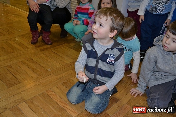 Zdjęcie w galerii na portalu naszraciborz.pl: Co tam, sąsiadko, we wsi słychać wiadomości z regionu