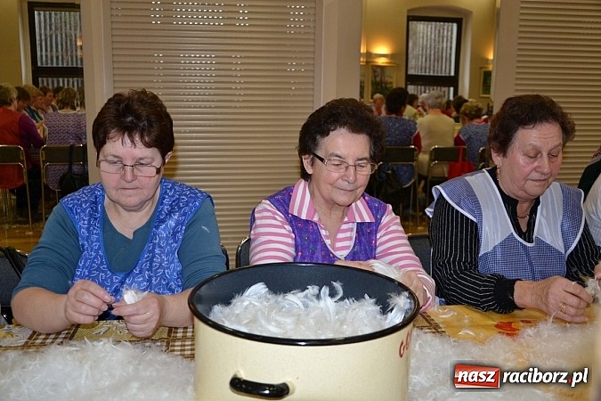 Zdjęcie w galerii na portalu naszraciborz.pl: Co tam, sąsiadko, we wsi słychać wiadomości z regionu