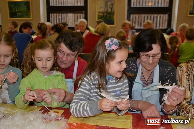 Zdjęcie w galerii na portalu naszraciborz.pl: Co tam, sąsiadko, we wsi słychać wiadomości z regionu