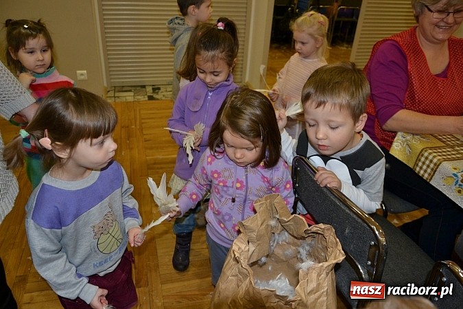 Zdjęcie w galerii na portalu naszraciborz.pl: Co tam, sąsiadko, we wsi słychać wiadomości z regionu