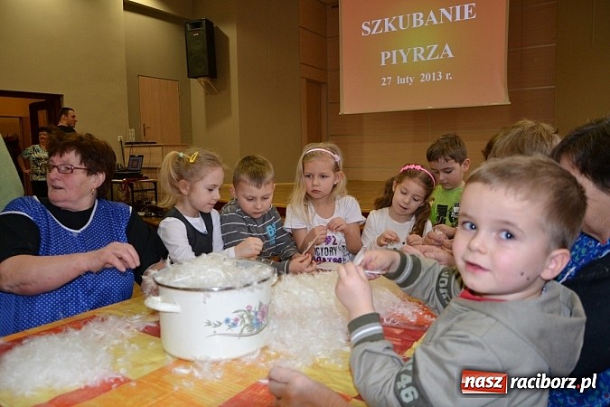 Zdjęcie w galerii na portalu naszraciborz.pl: Co tam, sąsiadko, we wsi słychać wiadomości z regionu