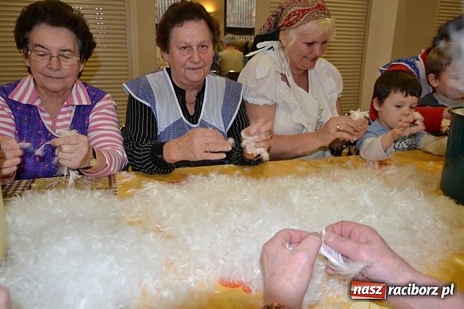 Zdjęcie w galerii na portalu naszraciborz.pl: Co tam, sąsiadko, we wsi słychać wiadomości z regionu