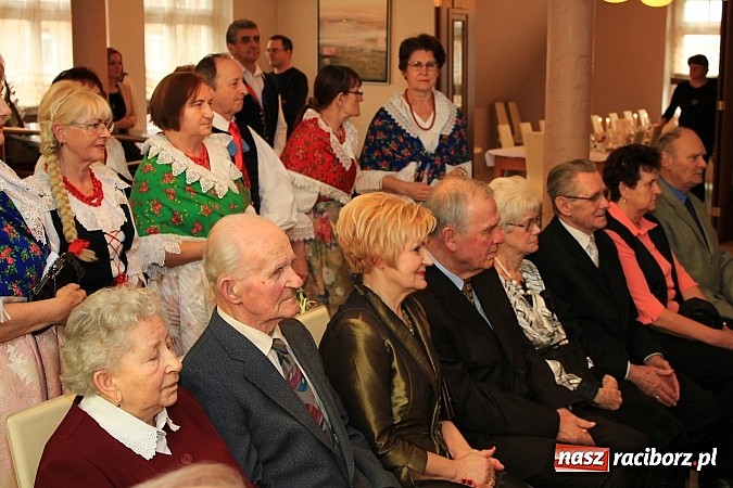 Zdjęcie w galerii na portalu naszraciborz.pl: 50 lat razem. Osiem par świętowało w USC wiadomości z regionu
