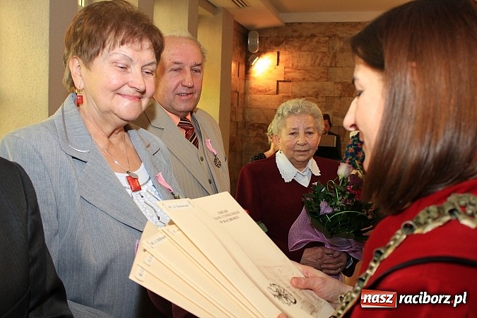Zdjęcie w galerii na portalu naszraciborz.pl: 50 lat razem. Osiem par świętowało w USC wiadomości z regionu