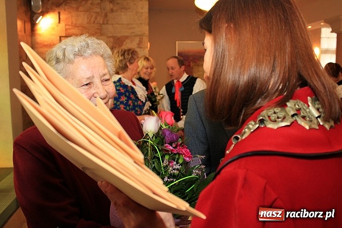 Zdjęcie w galerii na portalu naszraciborz.pl: 50 lat razem. Osiem par świętowało w USC wiadomości z regionu