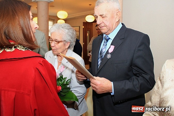 Zdjęcie w galerii na portalu naszraciborz.pl: 50 lat razem. Osiem par świętowało w USC wiadomości z regionu