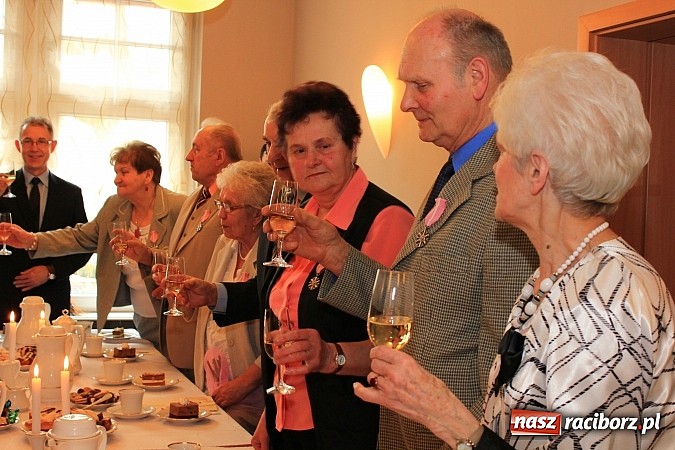 Zdjęcie w galerii na portalu naszraciborz.pl: 50 lat razem. Osiem par świętowało w USC wiadomości z regionu
