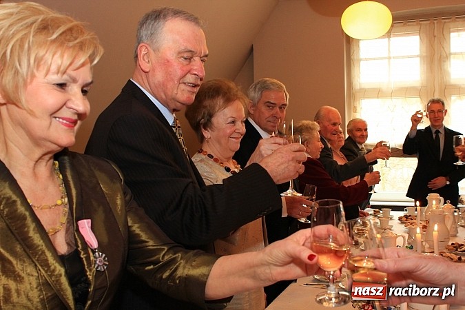 Zdjęcie w galerii na portalu naszraciborz.pl: 50 lat razem. Osiem par świętowało w USC wiadomości z regionu