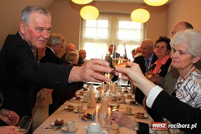 Zdjęcie w galerii na portalu naszraciborz.pl: 50 lat razem. Osiem par świętowało w USC wiadomości z regionu