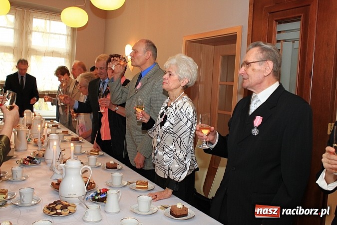 Zdjęcie w galerii na portalu naszraciborz.pl: 50 lat razem. Osiem par świętowało w USC wiadomości z regionu