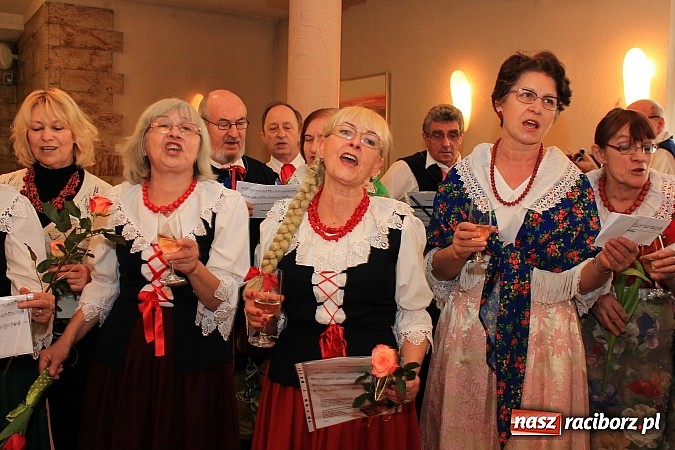 Zdjęcie w galerii na portalu naszraciborz.pl: 50 lat razem. Osiem par świętowało w USC wiadomości z regionu