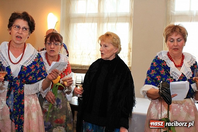 Zdjęcie w galerii na portalu naszraciborz.pl: 50 lat razem. Osiem par świętowało w USC wiadomości z regionu