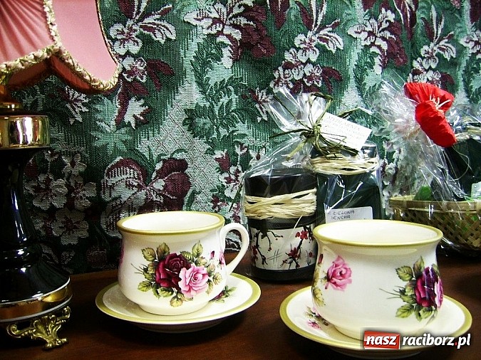 Zdjęcie w galerii na portalu naszraciborz.pl: Dzień Kobiet w Mydlarni i Herbaciarni Skarby Świata Całego wiadomości z regionu