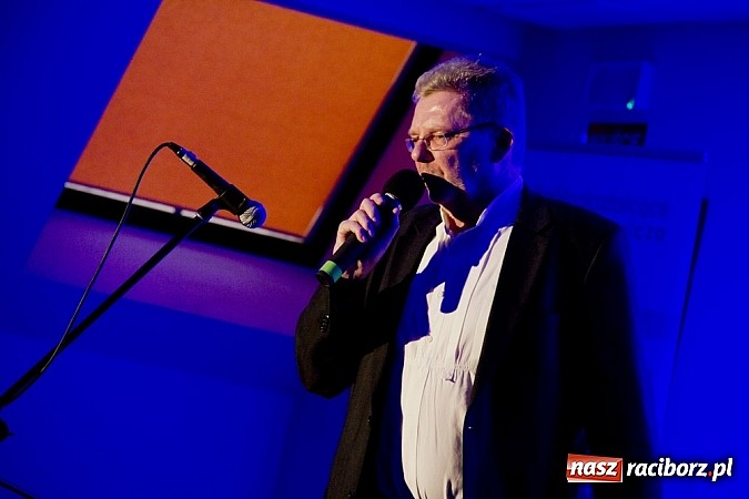 Zdjęcie w galerii na portalu naszraciborz.pl: Zamek Piastowski: koncert finałowy przeglądu piosenki hiszpańskojęzycznej wiadomości z regionu