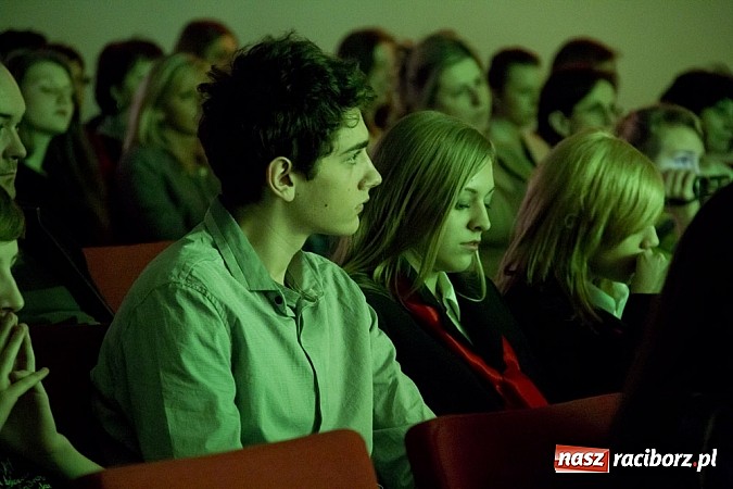 Zdjęcie w galerii na portalu naszraciborz.pl: Zamek Piastowski: koncert finałowy przeglądu piosenki hiszpańskojęzycznej wiadomości z regionu