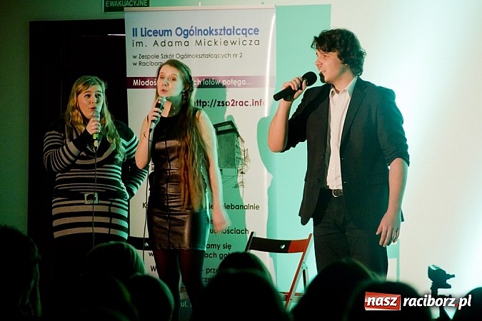 Zdjęcie w galerii na portalu naszraciborz.pl: Zamek Piastowski: koncert finałowy przeglądu piosenki hiszpańskojęzycznej wiadomości z regionu