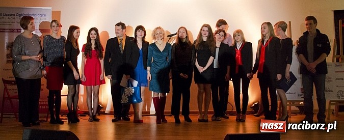 Zdjęcie w galerii na portalu naszraciborz.pl: Zamek Piastowski: koncert finałowy przeglądu piosenki hiszpańskojęzycznej wiadomości z regionu