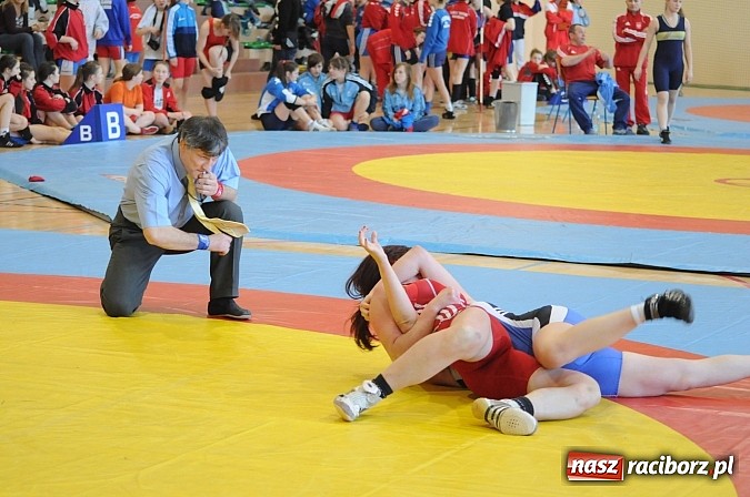 Zdjęcie w galerii na portalu naszraciborz.pl: Złoto Pauli Kozłow na Międzynarodowych Mistrzostwach Polski w zapasach kobiet wiadomości z regionu