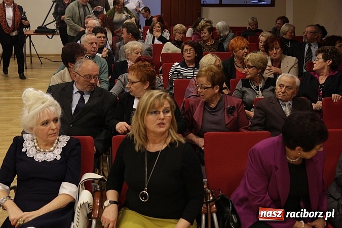 Zdjęcie w galerii na portalu naszraciborz.pl: Pantofelek 2012 dla Krystyny Lamczyk wiadomości z regionu