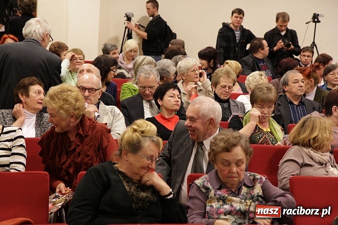 Zdjęcie w galerii na portalu naszraciborz.pl: Pantofelek 2012 dla Krystyny Lamczyk wiadomości z regionu