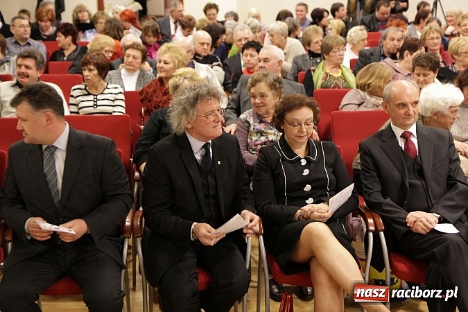 Zdjęcie w galerii na portalu naszraciborz.pl: Pantofelek 2012 dla Krystyny Lamczyk wiadomości z regionu