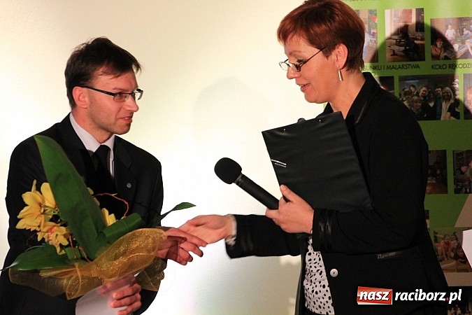 Zdjęcie w galerii na portalu naszraciborz.pl: Pantofelek 2012 dla Krystyny Lamczyk wiadomości z regionu