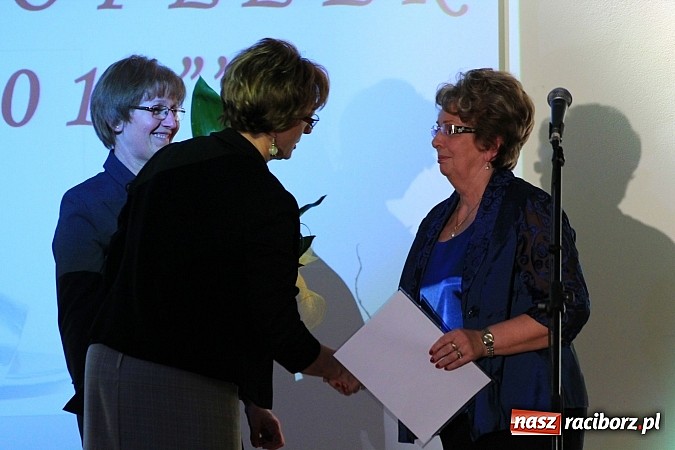 Zdjęcie w galerii na portalu naszraciborz.pl: Pantofelek 2012 dla Krystyny Lamczyk wiadomości z regionu