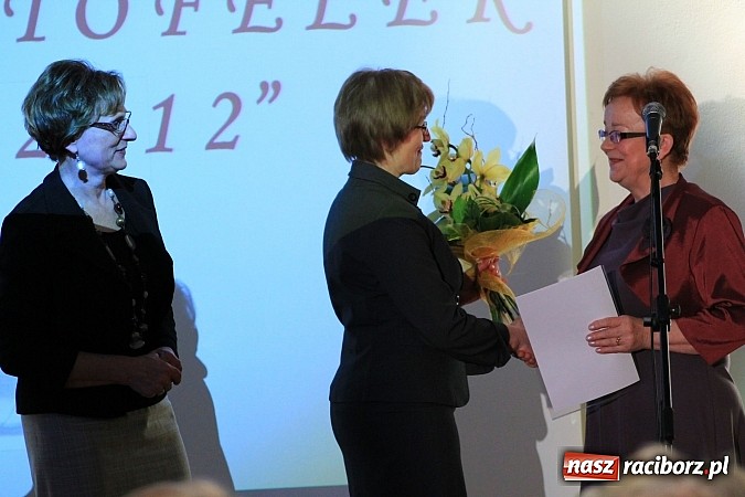 Zdjęcie w galerii na portalu naszraciborz.pl: Pantofelek 2012 dla Krystyny Lamczyk wiadomości z regionu