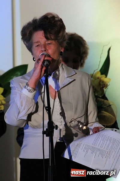 Zdjęcie w galerii na portalu naszraciborz.pl: Pantofelek 2012 dla Krystyny Lamczyk wiadomości z regionu