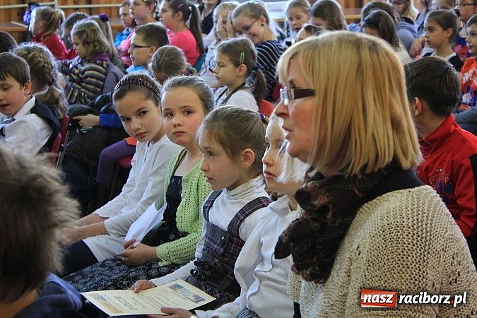 Zdjęcie w galerii na portalu naszraciborz.pl: W Borucinie rozbrzmiewały piosenki religijne wiadomości z regionu