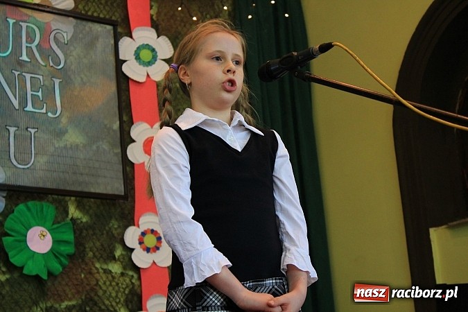 Zdjęcie w galerii na portalu naszraciborz.pl: W Borucinie rozbrzmiewały piosenki religijne wiadomości z regionu