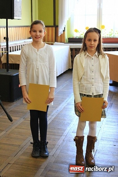 Zdjęcie w galerii na portalu naszraciborz.pl: W Borucinie rozbrzmiewały piosenki religijne wiadomości z regionu