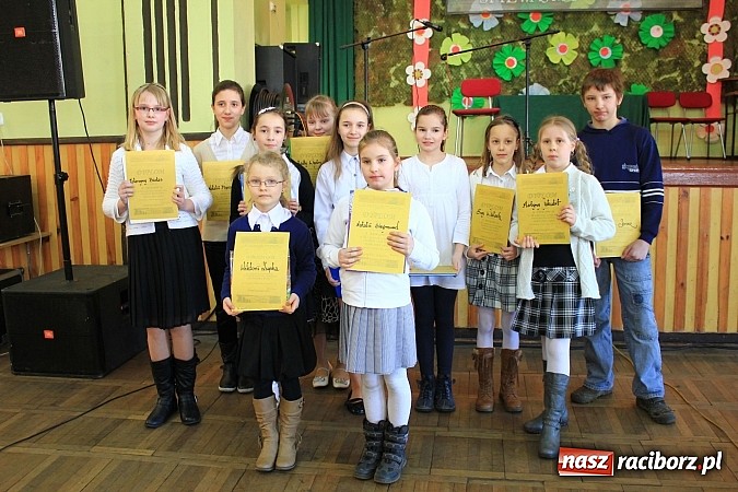 Zdjęcie w galerii na portalu naszraciborz.pl: W Borucinie rozbrzmiewały piosenki religijne wiadomości z regionu