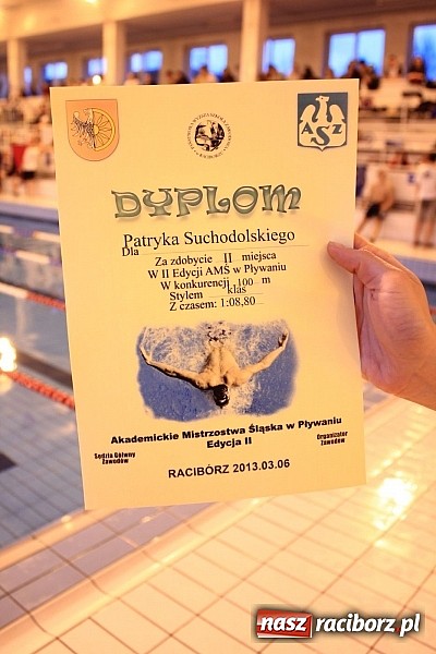Zdjęcie w galerii na portalu naszraciborz.pl: PWSZ: Pływackie zmagania studentów wiadomości z regionu