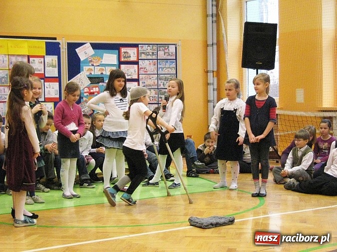 Zdjęcie w galerii na portalu naszraciborz.pl: Bezpieczeństwo i pierwsza pomoc w SP 13 wiadomości z regionu