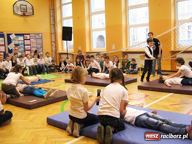 Zdjęcie w galerii na portalu naszraciborz.pl: Bezpieczeństwo i pierwsza pomoc w SP 13 wiadomości z regionu