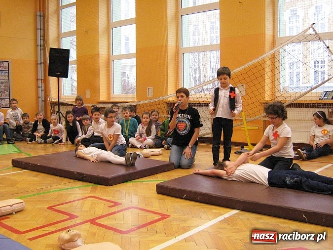 Zdjęcie w galerii na portalu naszraciborz.pl: Bezpieczeństwo i pierwsza pomoc w SP 13 wiadomości z regionu
