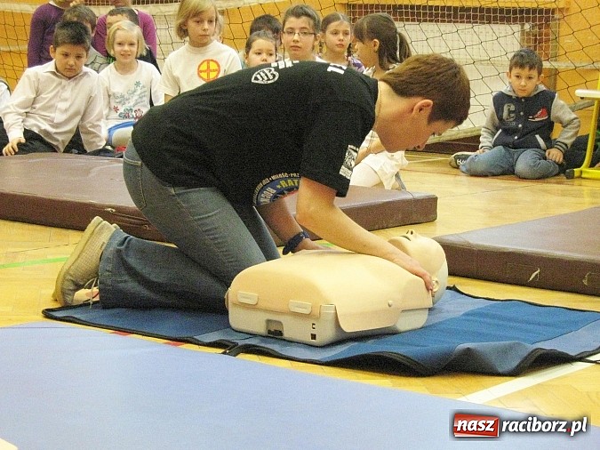 Zdjęcie w galerii na portalu naszraciborz.pl: Bezpieczeństwo i pierwsza pomoc w SP 13 wiadomości z regionu