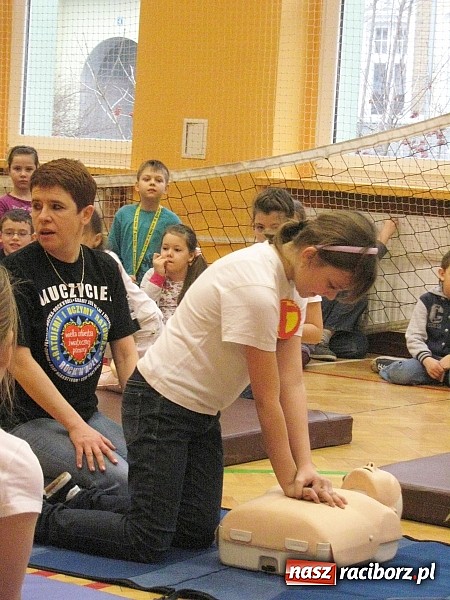 Zdjęcie w galerii na portalu naszraciborz.pl: Bezpieczeństwo i pierwsza pomoc w SP 13 wiadomości z regionu