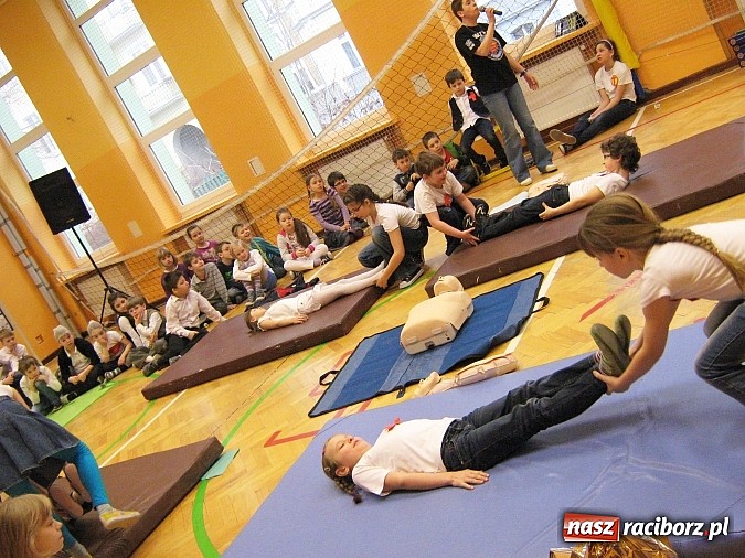 Zdjęcie w galerii na portalu naszraciborz.pl: Bezpieczeństwo i pierwsza pomoc w SP 13 wiadomości z regionu