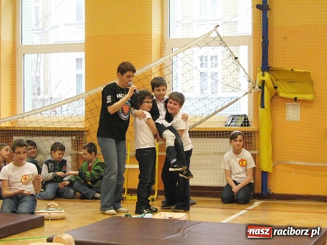 Zdjęcie w galerii na portalu naszraciborz.pl: Bezpieczeństwo i pierwsza pomoc w SP 13 wiadomości z regionu
