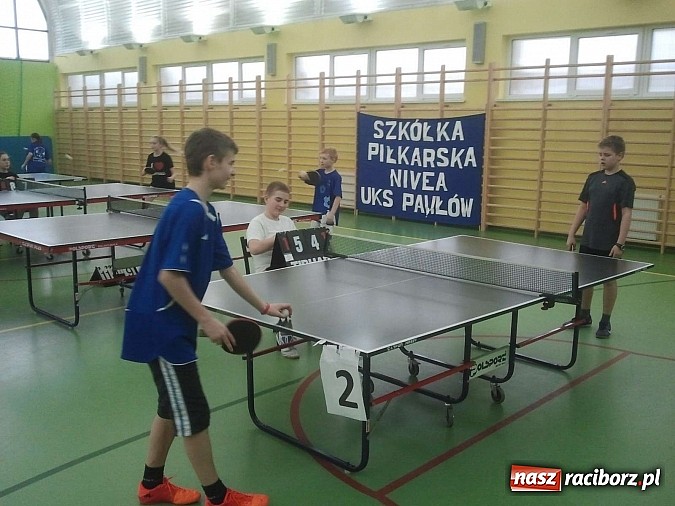 Zdjęcie w galerii na portalu naszraciborz.pl: Pawłów i Pietrowice podzielili się pucharami wiadomości z regionu