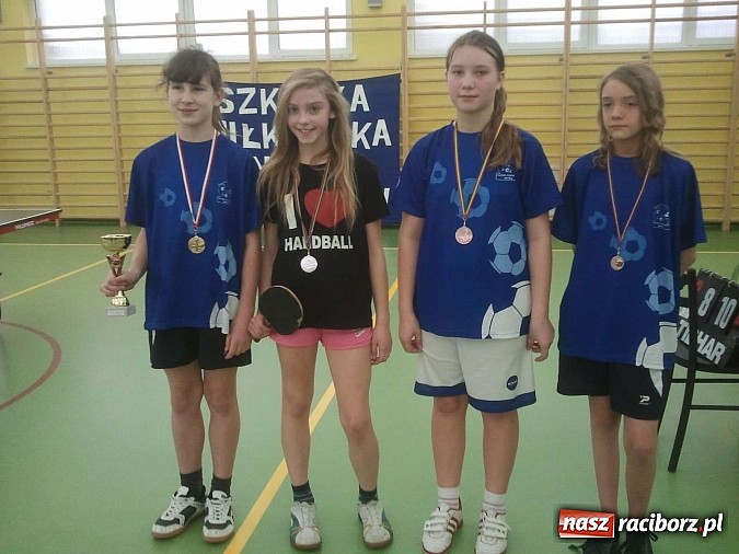 Zdjęcie w galerii na portalu naszraciborz.pl: Pawłów i Pietrowice podzielili się pucharami wiadomości z regionu