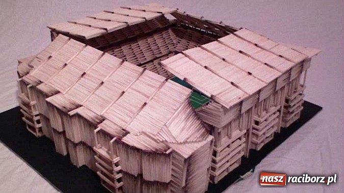 Zdjęcie w galerii na portalu naszraciborz.pl: Wszystko zaczęło się od małej chatki z zapałek... wiadomości z regionu