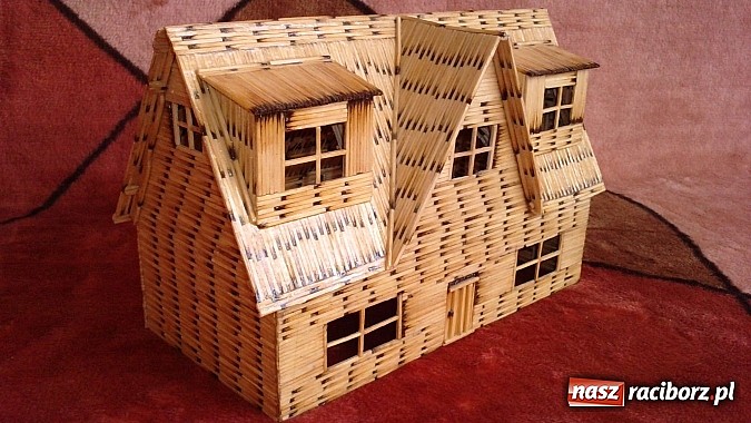 Zdjęcie w galerii na portalu naszraciborz.pl: Wszystko zaczęło się od małej chatki z zapałek... wiadomości z regionu