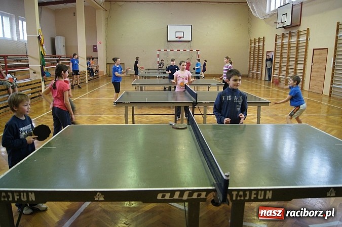 Zdjęcie w galerii na portalu naszraciborz.pl: W Szonowicach rywalizują o puchar wiadomości z regionu