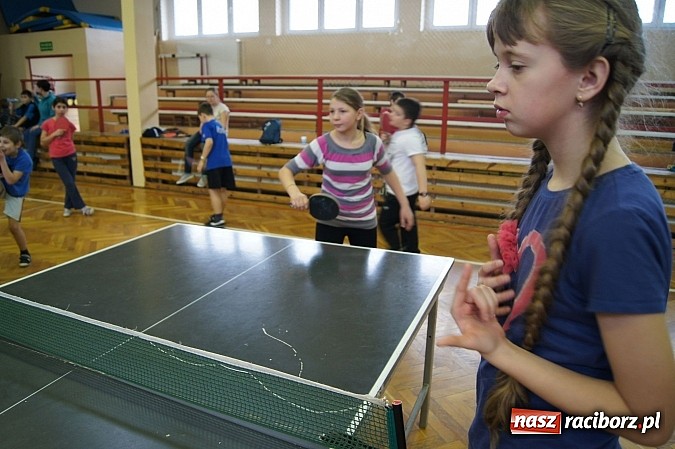 Zdjęcie w galerii na portalu naszraciborz.pl: W Szonowicach rywalizują o puchar wiadomości z regionu