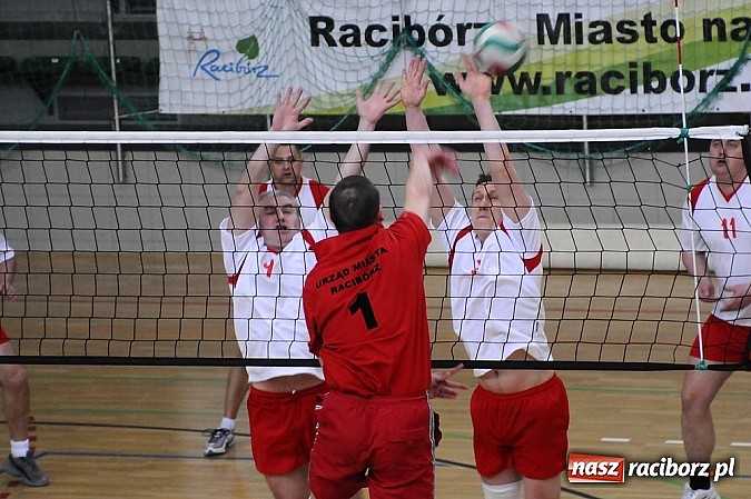 Zdjęcie w galerii na portalu naszraciborz.pl: Zakłady pracy walczą o puchar prezydenta wiadomości z regionu